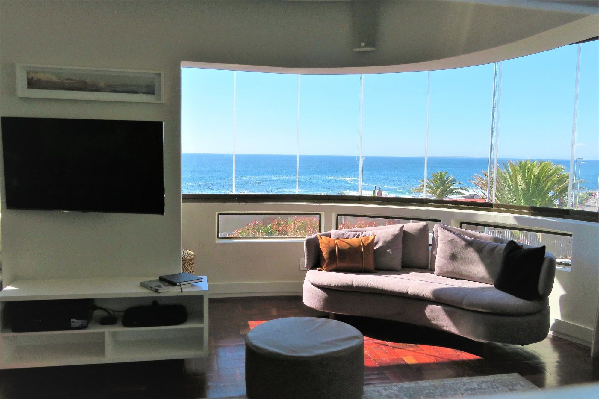 Backup Powered Sea View Apartment On The Promenade Cape Town Exterior photo
